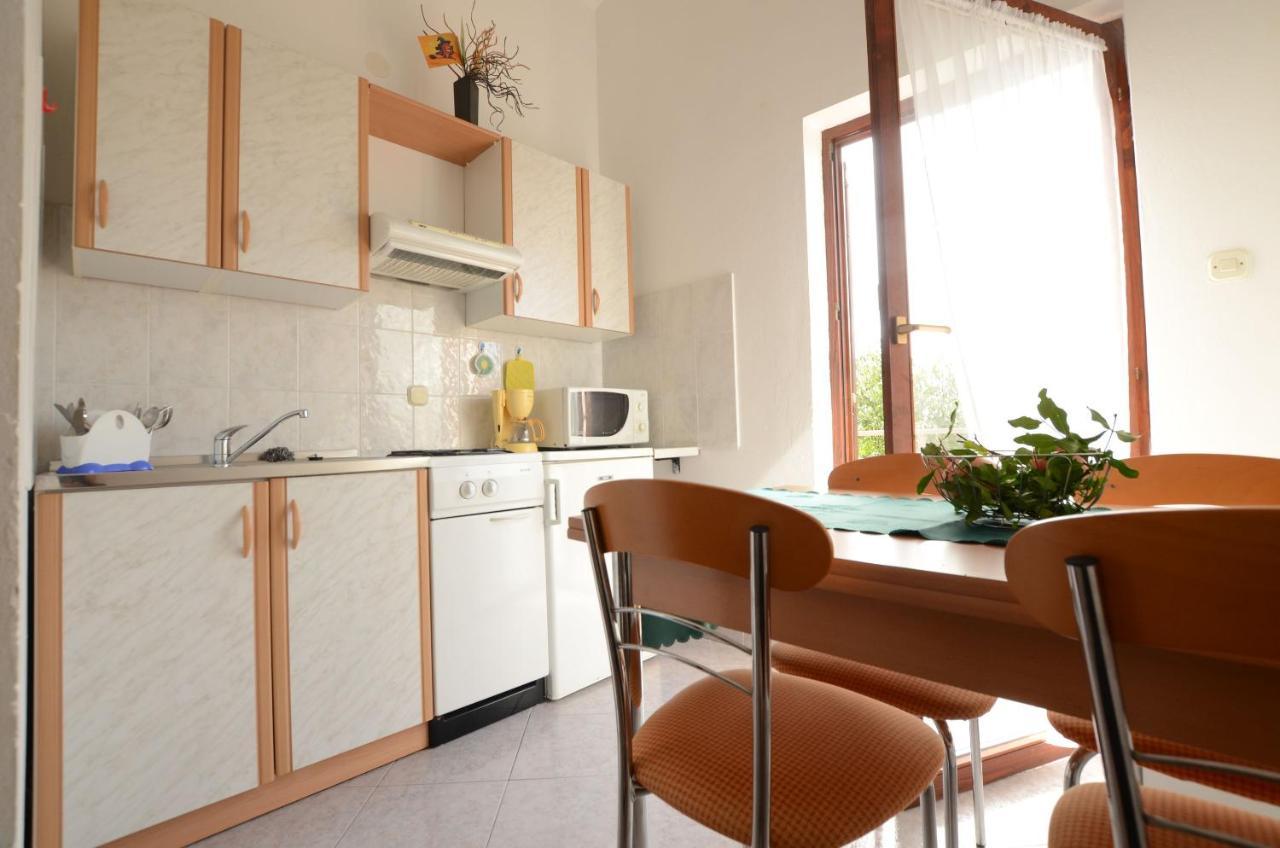 Apartments Josip Pavicini Buitenkant foto