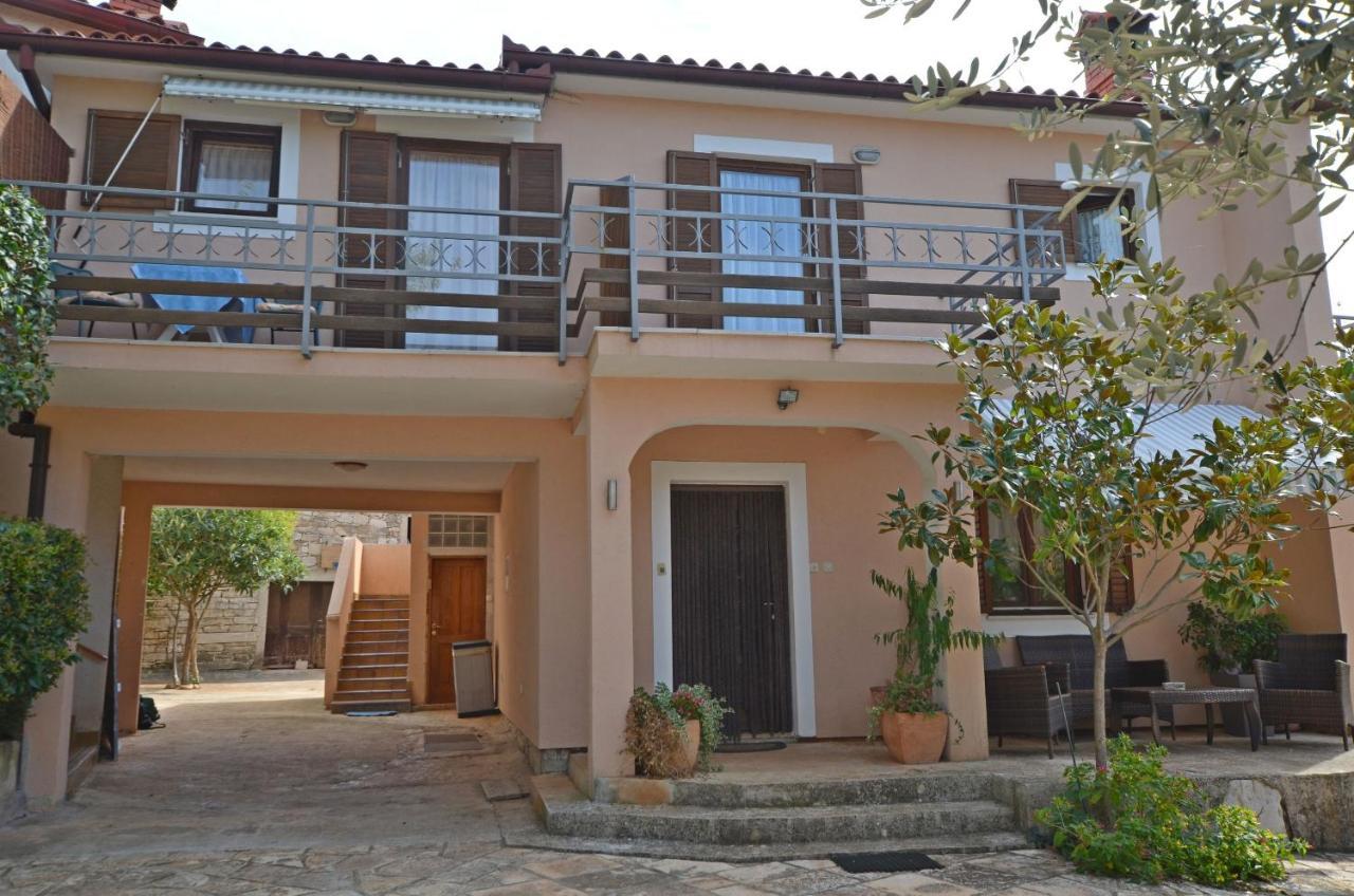 Apartments Josip Pavicini Buitenkant foto