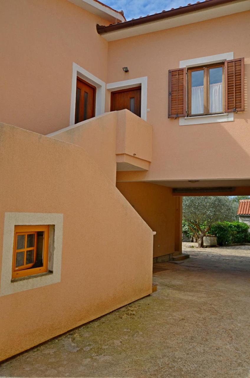 Apartments Josip Pavicini Buitenkant foto
